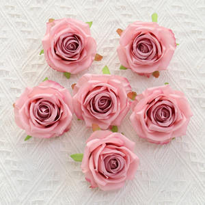 Vente en gros de têtes de roses en soie réalistes de 9 cm, accessoires de photographie, décoration pour la Saint-Valentin, Noël, faites à la main, longue durée - Product Image 6