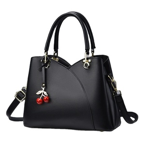 Sac à main pour <span class=keywords><strong>femme</strong></span> en cuir PU tendance, couleur unie, sac à bandoulière, sac fourre-tout, sacs de luxe pour femmes, directement de l'usine - Product Image 1