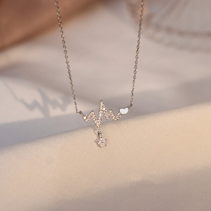 Collana con Ciondolo a Cuore per Donne, Catena Minimalista per Clavicola, Gioielli alla Moda - Product Image 4