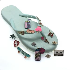 Breloques de décoration de <span class=keywords><strong>chaussures</strong></span> en alliage pour <span class=keywords><strong>tongs</strong></span>, pantoufles, sandales, accessoires. - Product Image 1