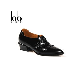 Chaussures habillées en cuir de luxe pour femmes, printemps 2026, avec une tige souple et des talons bas et épais, adaptées aux postes de travail de bureau - Product Image 1