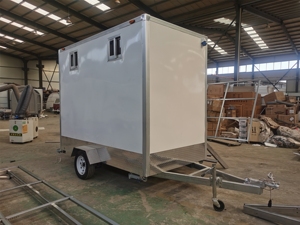 Remorque de toilettes mobiles portables de conception moderne pour événements extérieurs, fournie directement par l'usine chinoise – Remorque de toilettes mobiles VIP - Product Image 6