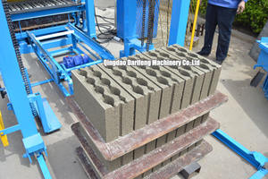 Macchinario Automatico ad Alta Produzione QT4-25 per la Fabbricazione di Blocchi |   Versatile per Mattoni in Cemento Solidi/Interlocking da <span class=keywords><strong>4</strong></span>/6/8/9 Pollici - Product Image 5