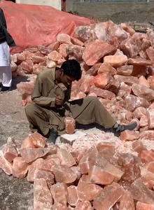 पशुधन और पालतू जानवरों के लिए 2-3 किलो प्राकृतिक हिमालयन चाट नमक - मवेशी, घोड़े और गाय के लिए खनिज अनुपूरक - Product Image 3