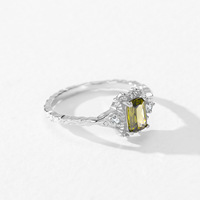 Bague carrée en argent sterling 925 avec diamant Moissanite vert olive, style vintage inspiré de la forêt, design géométrique de luxe léger