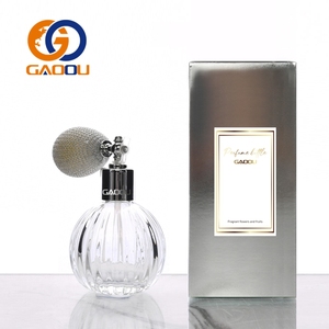 Flacon de parfum en <span class=keywords><strong>verre</strong></span> de luxe vintage 50 ml, design esthétique 'Old Money' découpé, avec bouchon à vis et atomiseur à pompe - Product Image 5
