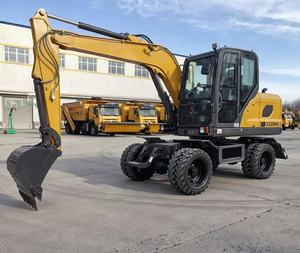 Machine de tranchage agricole sur chenilles XE80WG Pro 48 kW, alternative à la pelle sur pneus, durable, économe en carburant, avec godet de 0,33 m³ et capacité de 8 tonnes - Product Image 1