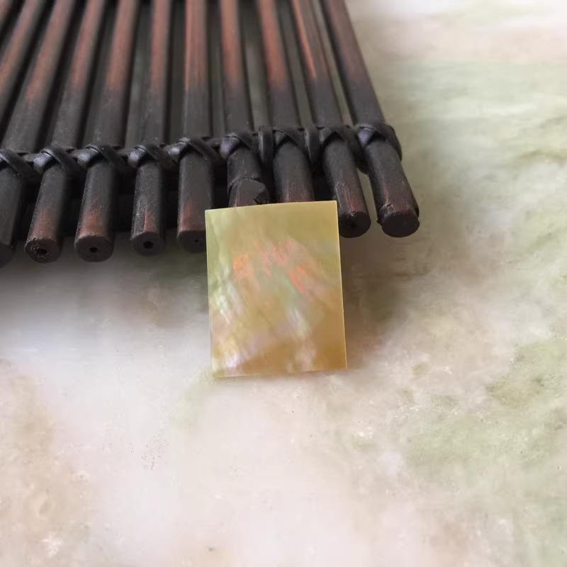 สีเหลือง