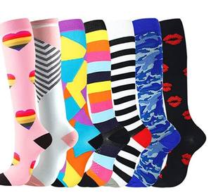 Usine en Chine Vente en <span class=keywords><strong>gros</strong></span> Mi-mollet Grande taille Crew <span class=keywords><strong>Chaussettes</strong></span> à motifs pour hommes pour garçons - Product Image 2