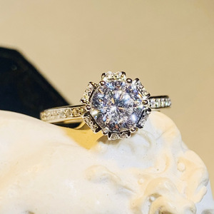 Anello nuziale scintillante a forma di girasole per donna, elegante gioiello da dito alla moda - Product Image 6