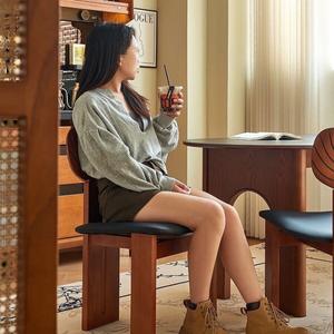 Silla de comedor tapizada de diseño nórdico de madera maciza vintage para comedor - Product Image 3