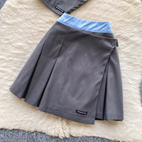 Ensemble deux pièces d'été pour femme : haut bustier élégant et jupe mini plissée taille haute