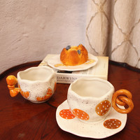 2023 nouvelle arrivée biscuits conception tasses à thé en céramique mignon enfants peint à la main porcelaine tasse à café soucoupe ensemble