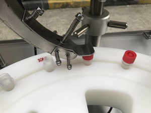 Ligne de production automatique de remplissage et d'étiquetage de poudre chimique avec moteur à engrenages pour tubes et sacs - Product Image 6