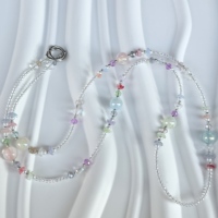 Colgante para teléfono estilo bandolera largo para niña, con cuentas de cristal rosa brillante y estilo Y2K. Abalorios de colores dulces de verano