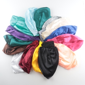 <span class=keywords><strong>Bonnet</strong></span> de cheveux de <span class=keywords><strong>chimio</strong></span> de <span class=keywords><strong>nuit</strong></span> à large bande élastique personnalisé pour femmes en gros avec logo personnalisé - Product Image 3