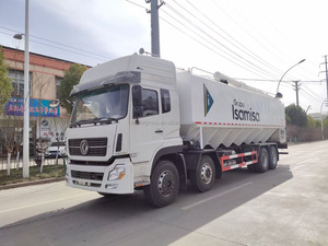 รถบรรทุกอาหารสัตว์ขนาดใหญ่ 40 ลูกบาศก์เมตร 8x4 สำหรับขนส่งอาหารสุกร พร้อมถังปิดผนึก และอุปกรณ์สำหรับฟาร์ม - Product Image 4
