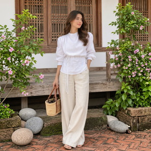 Ensemble élégant de chemisier en lin blanc et de pantalon large |   Tenue Chic d'été pour la Plage et Tenue Décontractée de Jour pour Femmes - Product Image 1