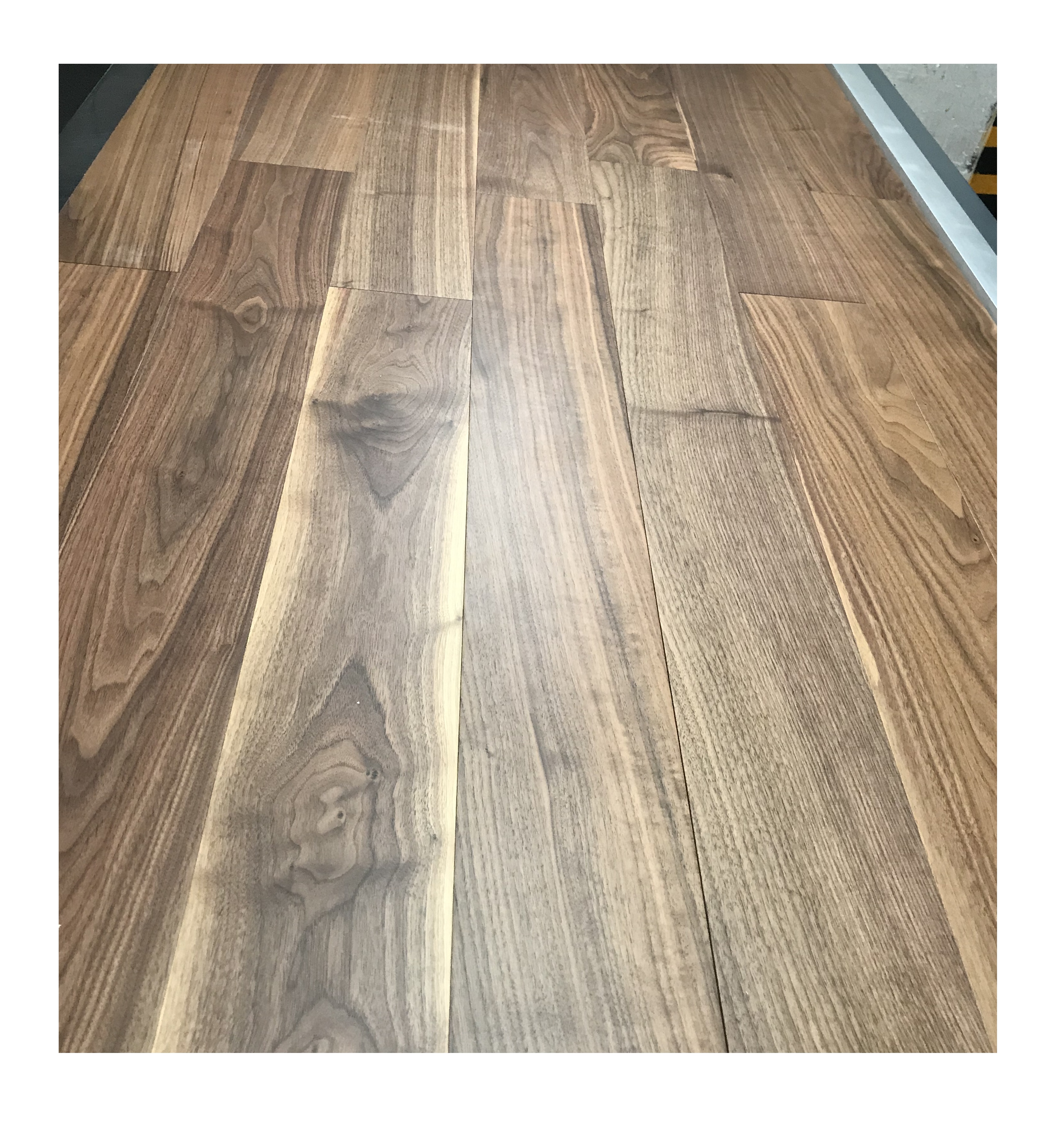 Vente en gros promotionnelle Plancher en bois de chêne à chevrons en bois de chêne brésilien et américain