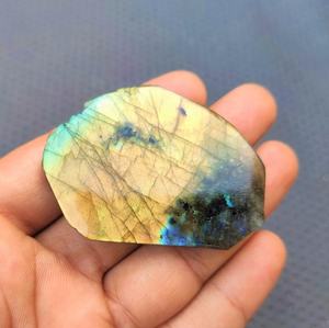 Espécimen de labradorita Natural pulido para jardín, Gema suelta de calidad Super fina para decorar jardín indio crudo al por mayor - Product Image 2