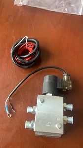 Solénoïde à deux positions et trois voies 12-24V pour commande d'excavatrice, pour grappin à bois hydraulique - Product Image 3