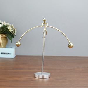 Modellino Creativo a Gamba Singola per Arredamento Ufficio e Casa, Giocattolo Energetico a Movimento Perpetuo, Decompressivo, Scientifico, Psicologico, Equilibrista per Scrivania - Product Image 3