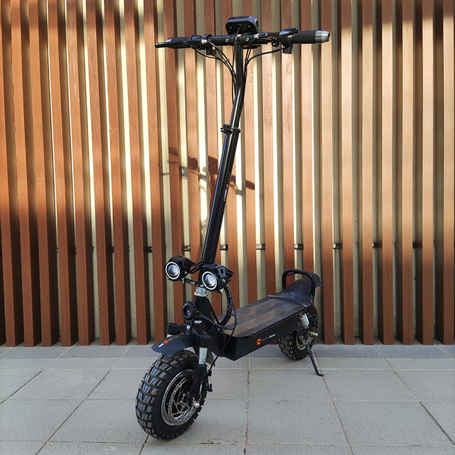 Waterproof High-end Electric Scooter Fast Speed with Dual Motor Electronic Scooter