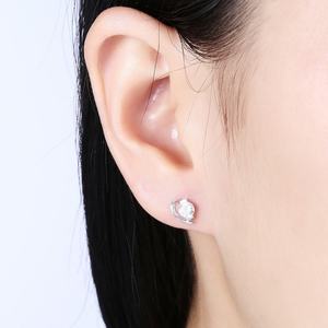 Pendientes de Botón de Plata de Ley 925 de Alta Calidad para Mujer, Diseño Moderno de Primavera, Chapados en Rodio, con Circonita Elíptica Geométrica - Product Image 3