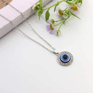 Collier avec pendentif rond en forme de cœur et de paume en argent avec yeux bleus maléfiques turcs, bijoux pour femmes, filles et hommes - Product Image 4