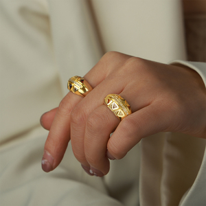 Meilleure Vente Bague Ouverte en Acier Inoxydable Plaqué Or 18K Anti-ternissement pour Femme, Idéale pour Anniversaire et Mariage - Product Image 5