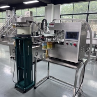 Machine de remplissage et de scellage automatique Zhongjie pour sachets à bec verseur (doypacks) pour l'emballage de liquides, sauces, beurre et pâtes (Ketchup, etc.)