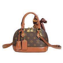 Sac bandoulière de luxe pour femme, style vintage, en PU imprimé, avec fermeture éclair souple, accessoire pour une utilisation extérieure tendance - Product Image 1