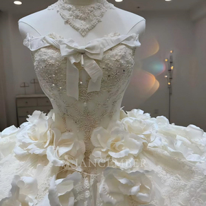 Robe de mariée de luxe Lsjj133, coupe ajustée, sans bretelles, en tulle, style robe de bal, avec traîne chapelle, longueur ras du sol, décolleté cœur, décorations florales en cristal - Product Image 3