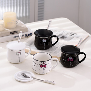 Tazza Creativa con Manico Hello Kitty, Coperchio e Cucchiaio, Resistente alle Alte Temperature e Adatta al Microonde, per Donne - Product Image 1