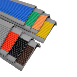 Bande d'<span class=keywords><strong>étanchéité</strong></span> d'escalier <span class=keywords><strong>de</strong></span> dortoir en plastique antidérapant en forme <span class=keywords><strong>de</strong></span> L tapis <span class=keywords><strong>de</strong></span> porte <span class=keywords><strong>de</strong></span> rampe en caoutchouc avec catégorie <span class=keywords><strong>de</strong></span> produit - Product Image 4