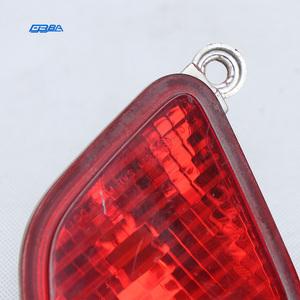 Luz Antiniebla Trasera Izquierda Roja de Plástico Original Usada para Ferrari 458 Italia Spider 2009-2016 OE 081900800 - Product Image 3