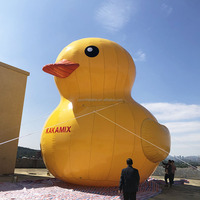 Vente en gros en plein air sortie publicitaire d'usine 5m Pop Up Animal géant gonflable canard en caoutchouc jaune costumes de canard jouet à vendre