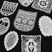 Dentelle élégante soluble dans l'eau, logo brodé personnalisé en usine, appliques florales pour la décoration de vêtements