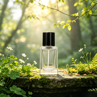 Vente en gros de flacons de parfum carrés de luxe de 30 ml en verre transparent poli avec compte-gouttes et impression sérigraphique pour hommes et femmes