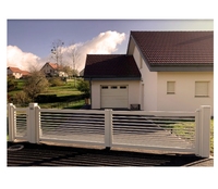 Puertas de entrada de aluminio automáticas de doble oscilación Puerta de enrejado de esgrima de seguridad negra para Villa