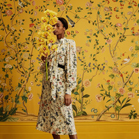 Murale murale personnalisable motif floral Art Déco jaune moutarde avec oiseaux, pivoines et moineaux pour chambre, villa, salon, café