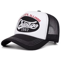 Gorra de béisbol bordada estilo Chicago americana para hombre y mujer, gorra trucker de malla transpirable ajustable de 6 paneles para exteriores