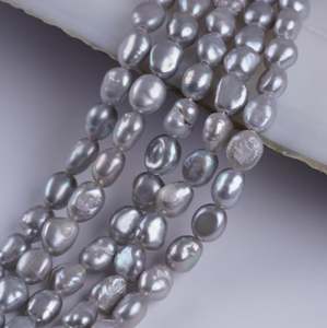 <span class=keywords><strong>Perlas</strong></span> Barrocas Grises <span class=keywords><strong>de</strong></span> Agua Dulce Sueltas <span class=keywords><strong>de</strong></span> 5-6mm, Hilo <span class=keywords><strong>de</strong></span> <span class=keywords><strong>Perlas</strong></span> <span class=keywords><strong>de</strong></span> 18cm <span class=keywords><strong>de</strong></span> Largo para la Fabricación <span class=keywords><strong>de</strong></span> Joyería, <span class=keywords><strong>Precio</strong></span> <span class=keywords><strong>de</strong></span> Fábrica al por Mayor - Product Image 1