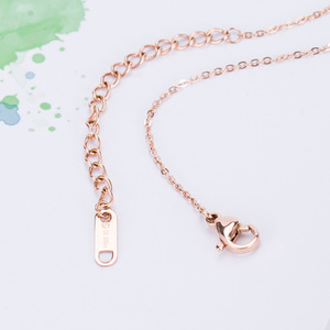 Collier avec pendentif fleur en acier inoxydable pour femmes, bijoux cadeau, chaîne couleur or Rose, Design trèfle à 4 feuilles - Product Image 4