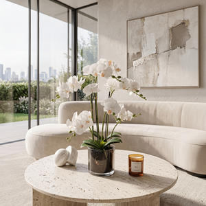 Orchidea Bianca Artificiale in Vaso di Vetro, Composizione Realistica di Phalaenopsis con Supporto per Decorazione da Tavolo per Casa e Ufficio - Product Image 1