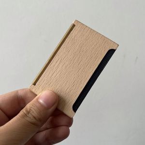 Peine para Suéteres de Madera Multifuncional con Logotipo Personalizado, Peine Portátil para Lana y Cachemira - Product Image 3