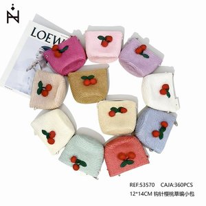 Borsa a tracolla mini in paglia all'uncinetto con ciliegie 12x14cm per donna, accessorio estivo - Product Image 3