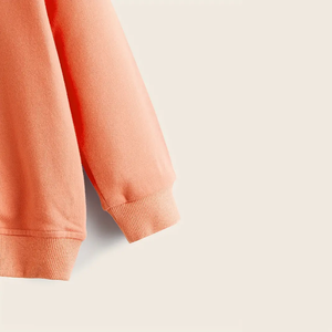 เสื้อฮู้ดเด็กผ้าฝ้าย 100% แบบกําหนดเองวางไหล่กระเป๋าฮู้ดเสื้อสวมหัวขนาดใหญ่แบบฟังก์ชั่นสําหรับผู้ซื้อ - Product Image 4