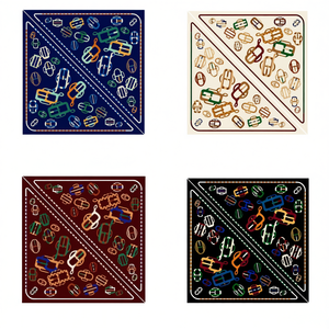 Sciarpa triangolare Fulares 135x60 cm con stampa geometrica, accessorio multifunzionale per il collo, per uso esterno - Product Image 2