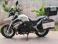 Moto de tourisme 250cc - Conduite confortable, qualité fiable